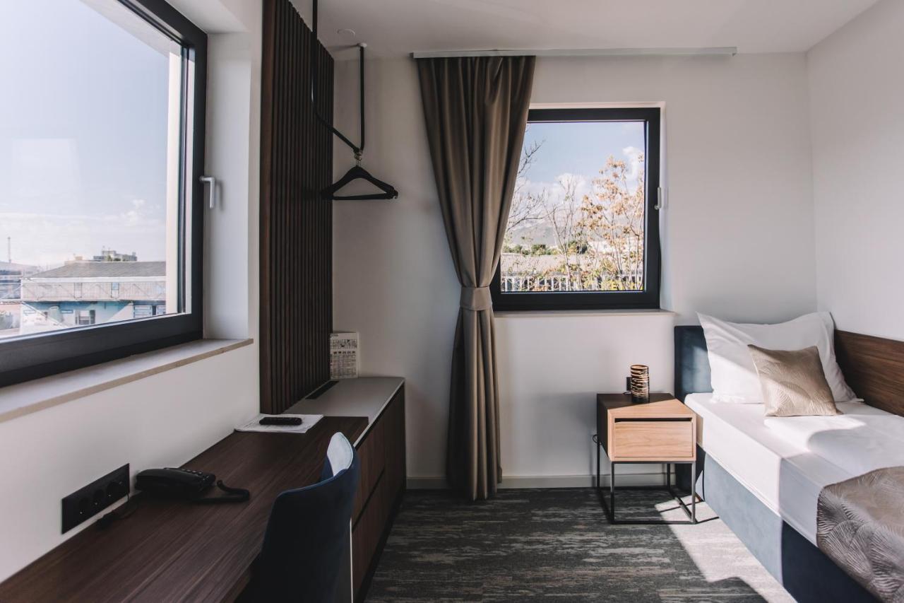 Hotel Batuda Сплит Экстерьер фото